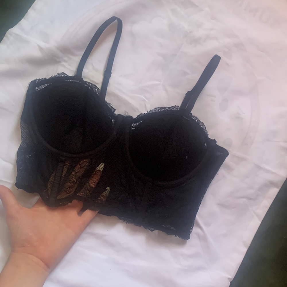 Lacey croptop/bralette.